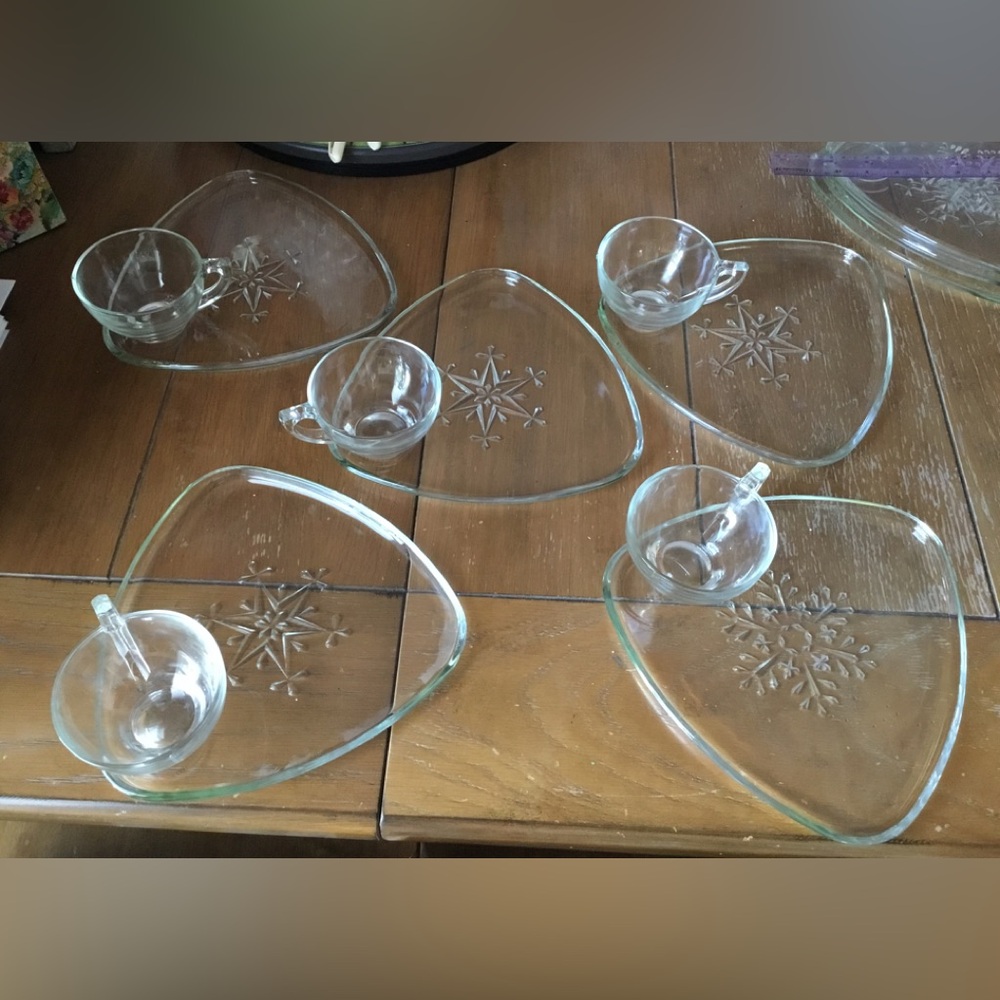 Indiana Glass Company Vintage snack Set 5pc set cups and plates EUC star